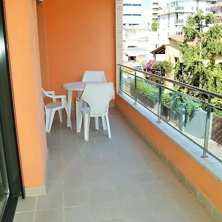 Apartamento Clara Garden يوريت دي مار